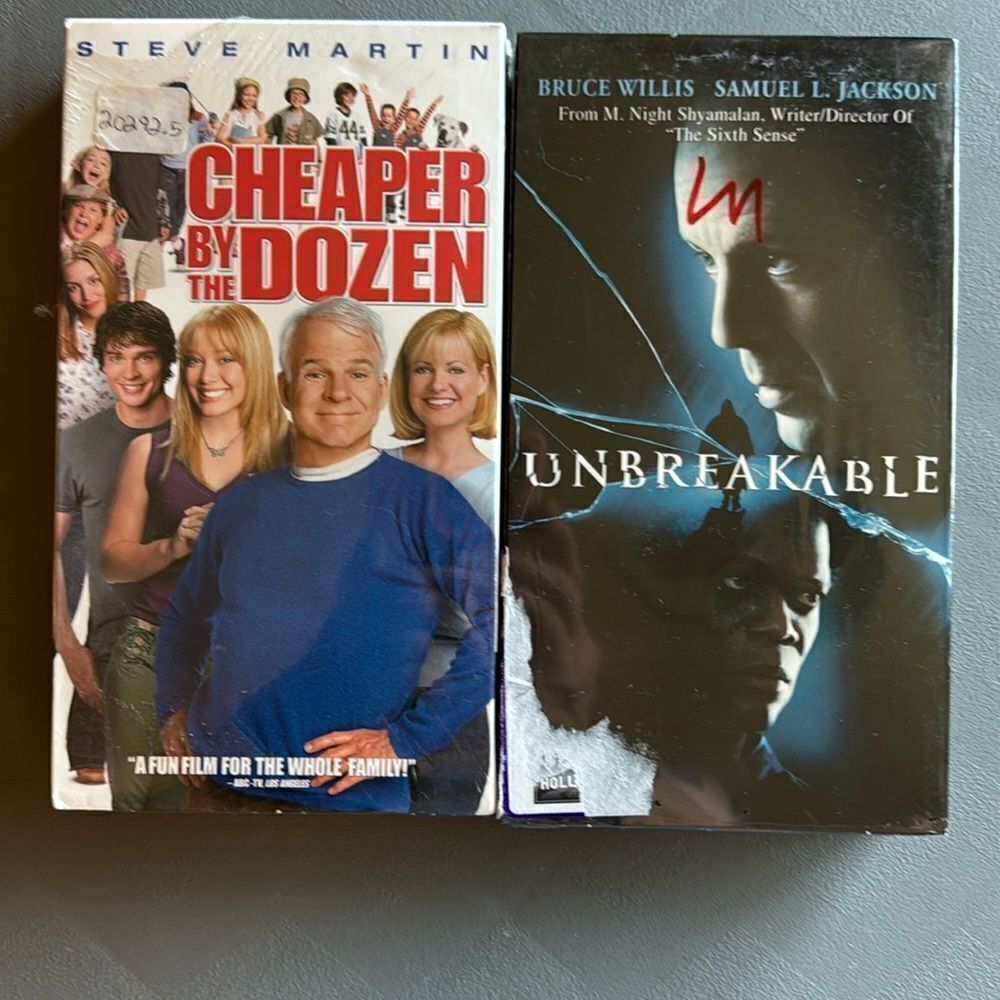 💋 Free with purchase 🫦 2 Sealed VHS Movies “Cheaper By The Dozen and Unbreakable